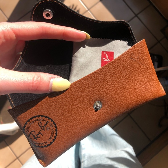 Round-Flash Raybans - Picture 5 of 8